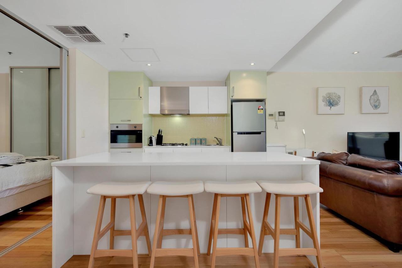 Sea And Park Deluxe Glenelg Apartment Екстериор снимка