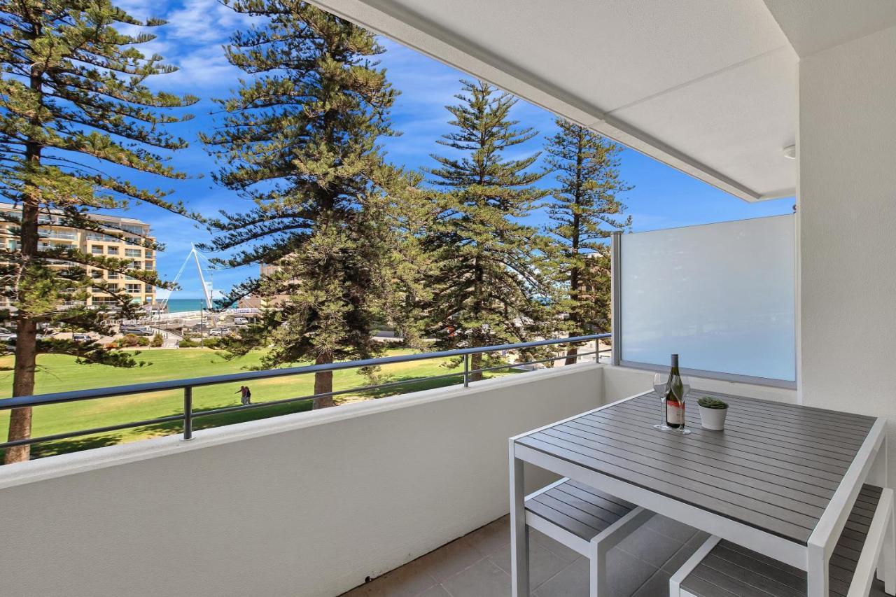 Sea And Park Deluxe Glenelg Apartment Екстериор снимка